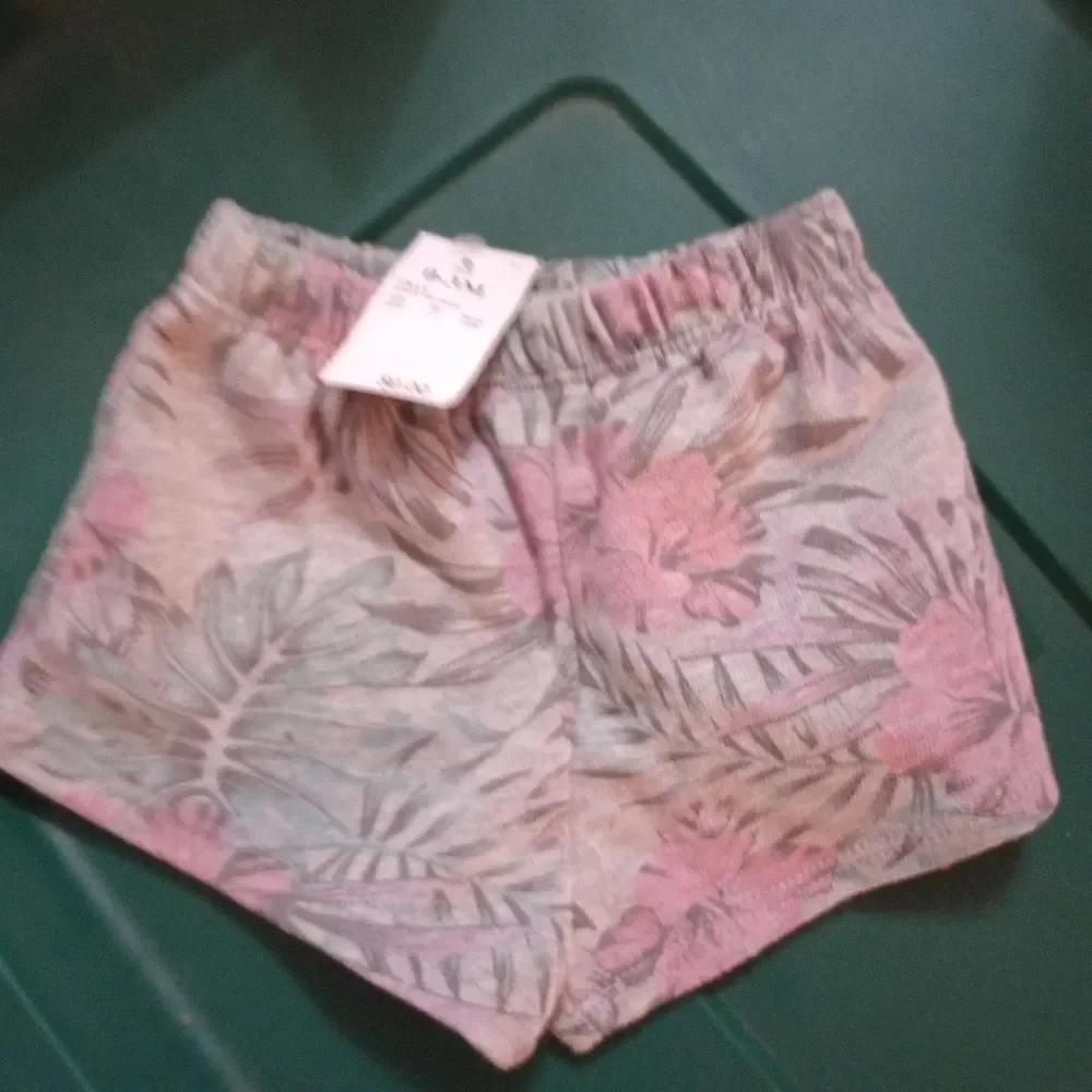 Grayson NWT 0-3 months shorts (Chi090)